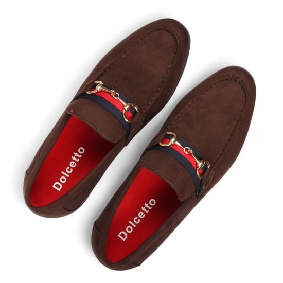 Herren-Loafer aus braunem Wildleder mit goldener Schnalle, zum Hineinschlüpfen - Image 6