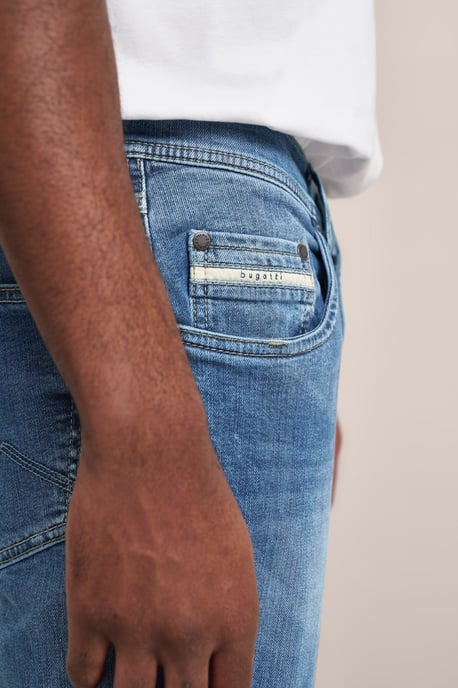 Bugatti Herren Jeans mit einem leichten Used-Look - Image 4