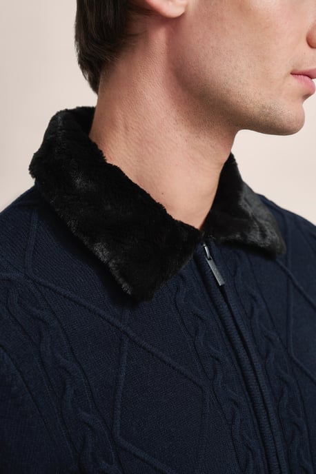 Bugatti Herren Strickjacke mit unechtem Fellkragen - Image 4