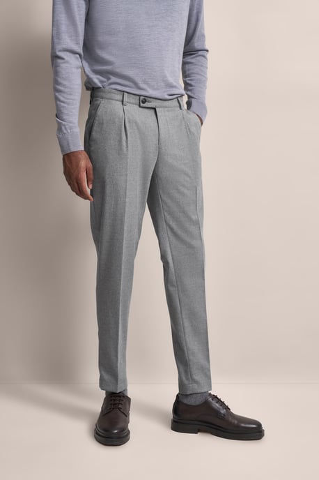 Bugatti Herren Bundfaltenhose mit Modern-Flanell-Soft-Touch - Image 1