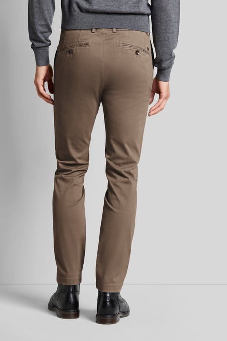 Bugatti Herren Chinohose in leichter Used-Optik - Image 2
