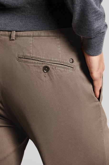 Bugatti Herren Chinohose in leichter Used-Optik - Image 5