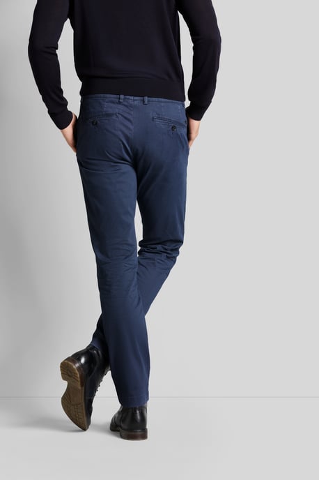 Bugatti Herren Chinohose in leichter Used-Optik - Image 2