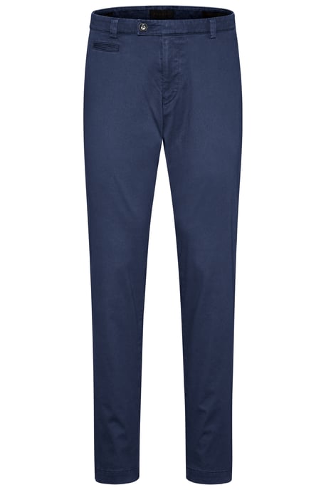 Bugatti Herren Chinohose in leichter Used-Optik - Image 3
