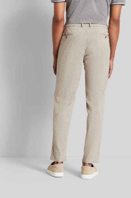 Bugatti Herren Bundfaltenhose mit konischer Passform - Image 2