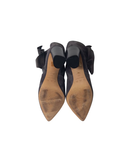 Iro – Stiefeletten mit Rüschenbesatz aus grauem Wildleder - Image 5