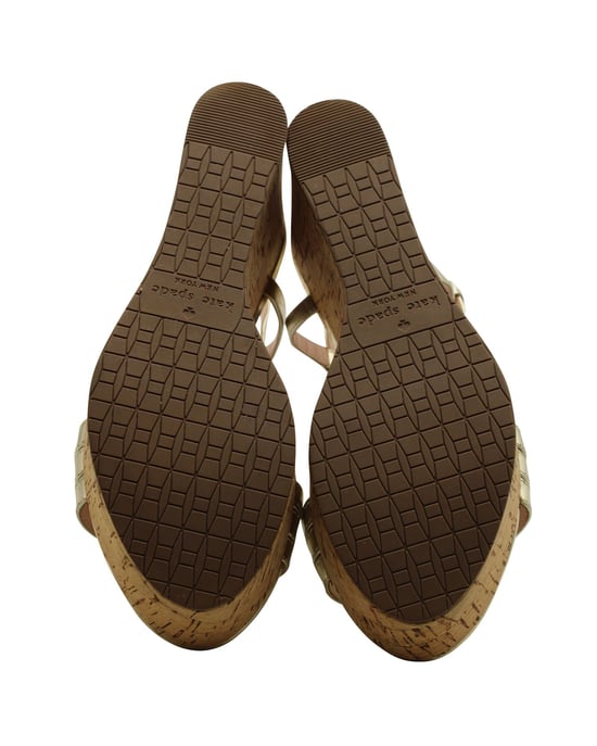 Sandalen mit Keilabsatz in Metallic-Gold - Image 5