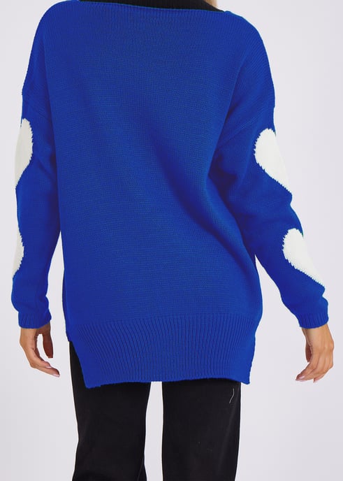 Blauer Pullover mit V-Ausschnitt und übergroßem Herz. - Image 4