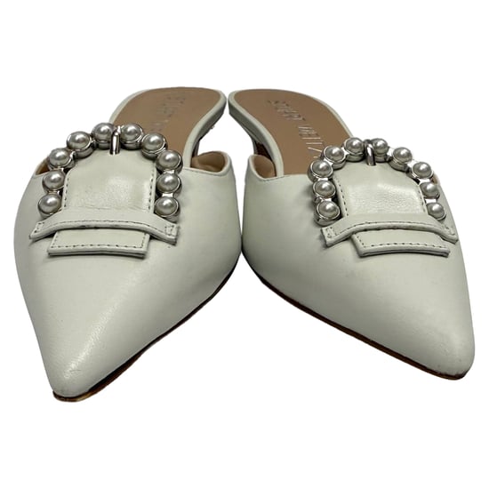 Stuart Weitzman Schnalle-verzierte Kitten-Heel Mules aus weißem Leder - Image 3