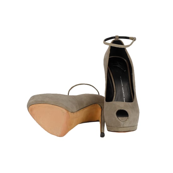 Taupe Wildleder Plateau Pumps mit Knöchelverschluss - 20er - Image 4