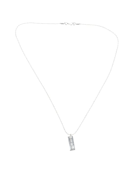 Marc by Marc Jacobs – Halskette „Copiosus“ mit lateinischem Spruch aus versilbertem Messing - Image 4