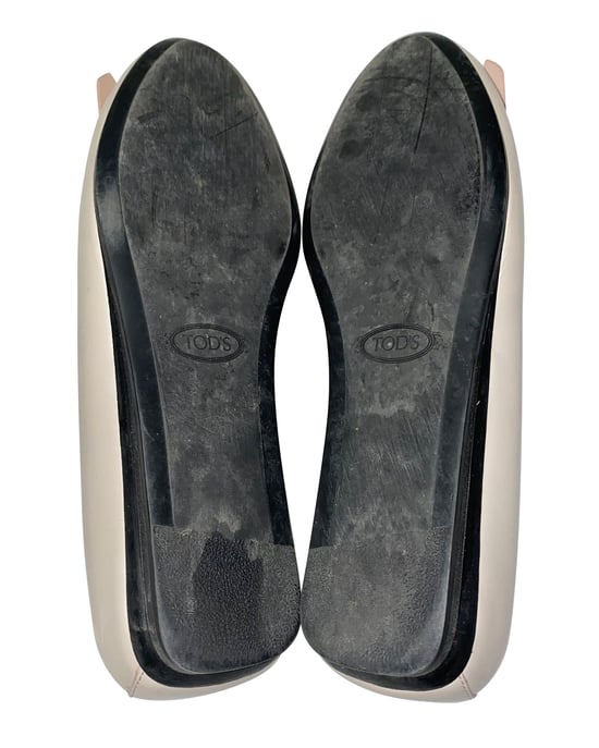 Tod's Mokassin-Flats aus cremefarbenem Leder - Image 5