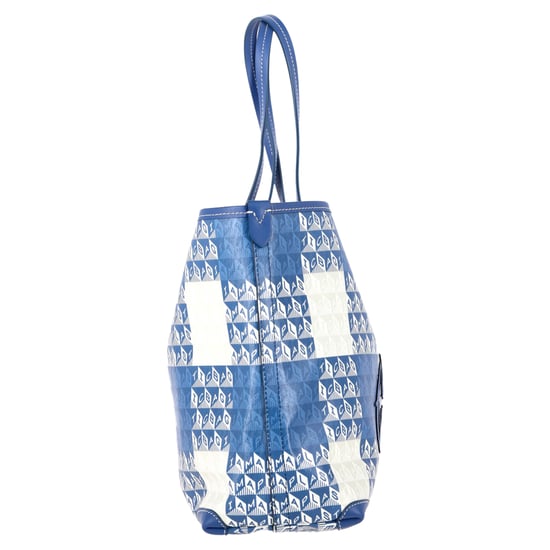 Anya Hindmarch – I Am A Plastic Bag – Kleine Tragetasche mit Lederbesatz und Aufdruck aus blauem beschichtetem Canvas - Image 2