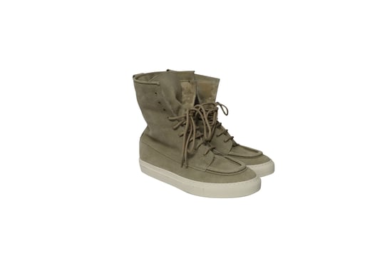 Common Projects Tournament hohe Sneaker aus Wildleder mit Shearling-Futter - Grau - Image 3
