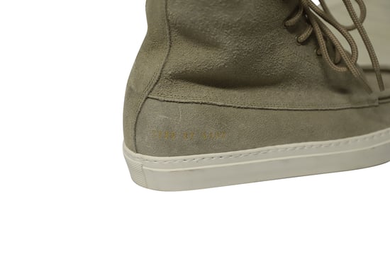 Common Projects Tournament hohe Sneaker aus Wildleder mit Shearling-Futter - Grau - Image 6