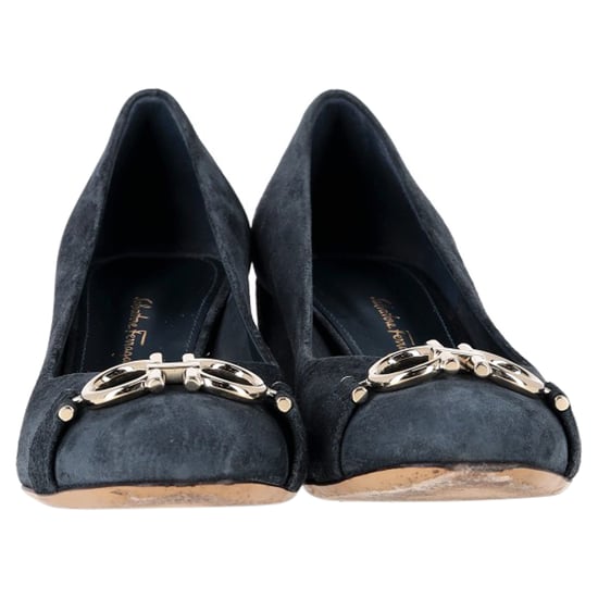 Ferragamo Garda-Pumps aus blauen Wildleder - Image 4