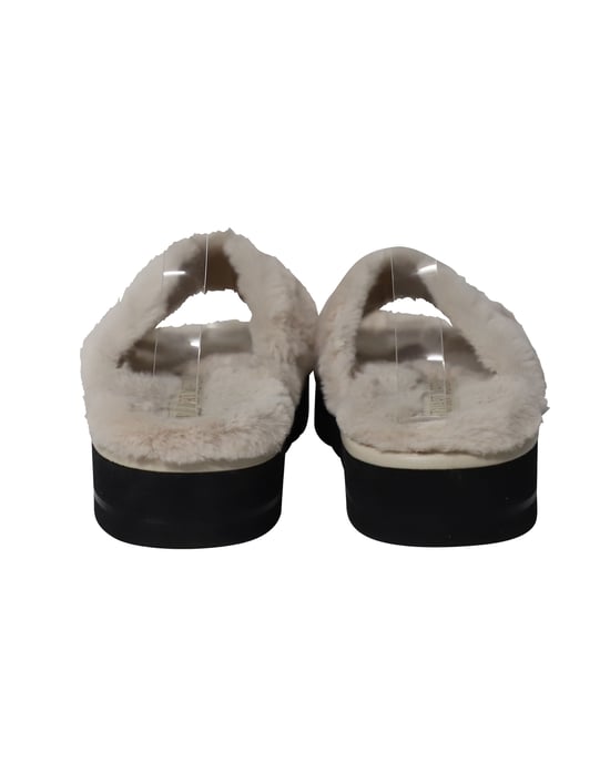 Stuart Weitzman – Roza Lift Slides-Sandalen aus cremefarbenem Kunstfell - Image 4