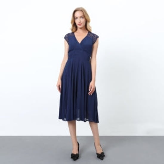 Skaterkleid mit Spitzenpatch auf den Schultern - Image 1