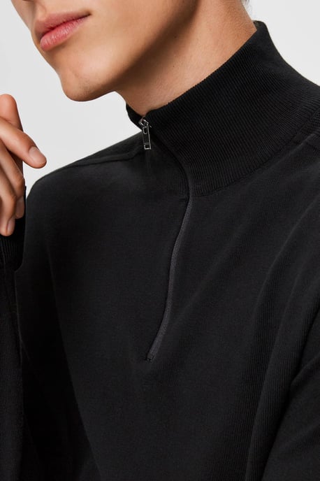GBDieses T-Shirt für Damen von SELECTED HOMME ist aus Baumwolle gefertigt. Das Modell hat einen schönen Schnitt und lange Beine. Das Kleidungsstück ist mit einem Reißverschluss versehen.Details zu diesem Kleidungsstück: SLHBERG - Image 2