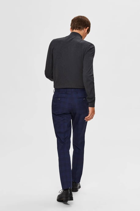 GBDieses T-Shirt für Damen von SELECTED HOMME ist aus Baumwolle gefertigt. Das Modell hat einen schönen Schnitt und lange Beine. Das Kleidungsstück ist mit einem Reißverschluss versehen. Details zu diesem Kleidungsstück: Stijlnaam: SLHBERGfijn gebreid - Image 2