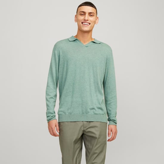 Herrenpulli der Marke Jack & Jones. Der Pullover ist aus hochwertiger Baumwolle und Polyester gefertigt. Die feine Mischung dieser Materialien sorgt für einen herrlich warmen Tragekomfort. Marke: Jack & JonesModellname: JJestar Basic Sweat Crew Neck Kate - Image 2