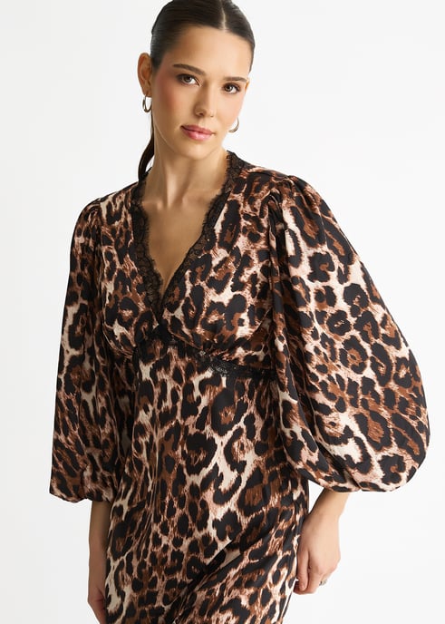 Braunes Midikleid mit Spitzenbesatz aus Satin in Tierform - Image 2