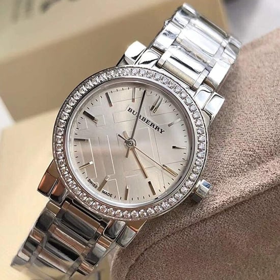 Burberry BU9220 Damen Diamantuhr - 26mm Edelstahl Eleganz - Image 3