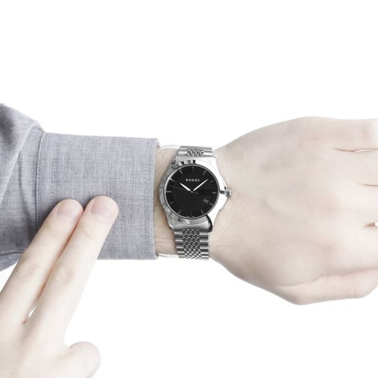 Gucci G-Timeless YA126402 Herrenuhr mit schwarzem Zifferblatt und Silberarmband - Image 4