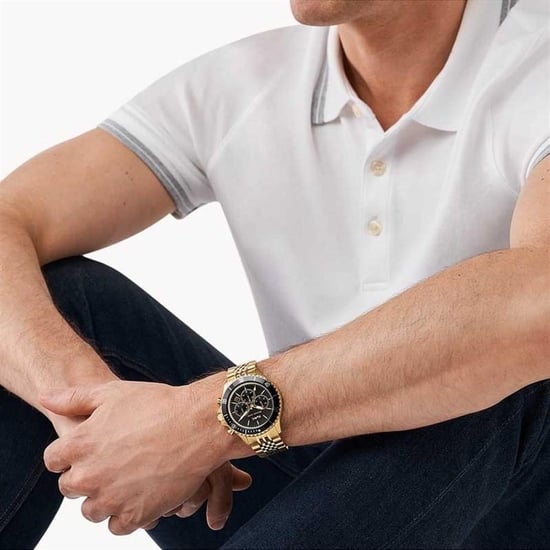 Stilvolle Michael Kors MK8726 Herrenuhr mit schwarzem Zifferblatt und goldfarbenem Finish - Image 4