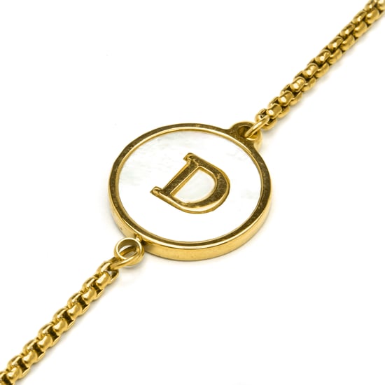 Luxenter-Armband aus weißem Perlmutt in 18 Karat Gelbgold - Alphabet - Image 4