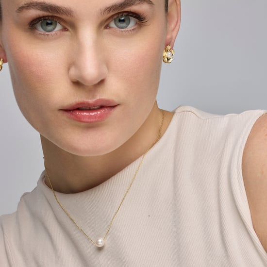 Luxenter Ohrringe mit weißen Perlen in 18k Gold - Miclaw - Image 2