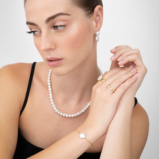 Luxenter Halskette aus 925er Sterlingsilber mit weißer Perle in 18K Gelbgold - Kipepeo - Image 2