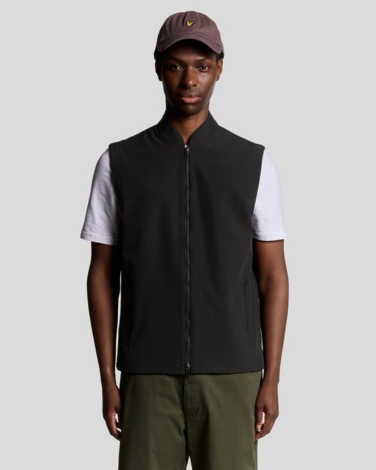 Lyle & Scott Technical Stretch Softshell-Weste – Schwarz - Image 1