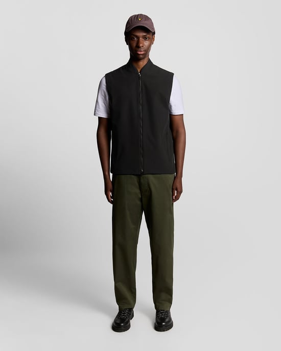 Lyle & Scott Technical Stretch Softshell-Weste – Schwarz - Image 2