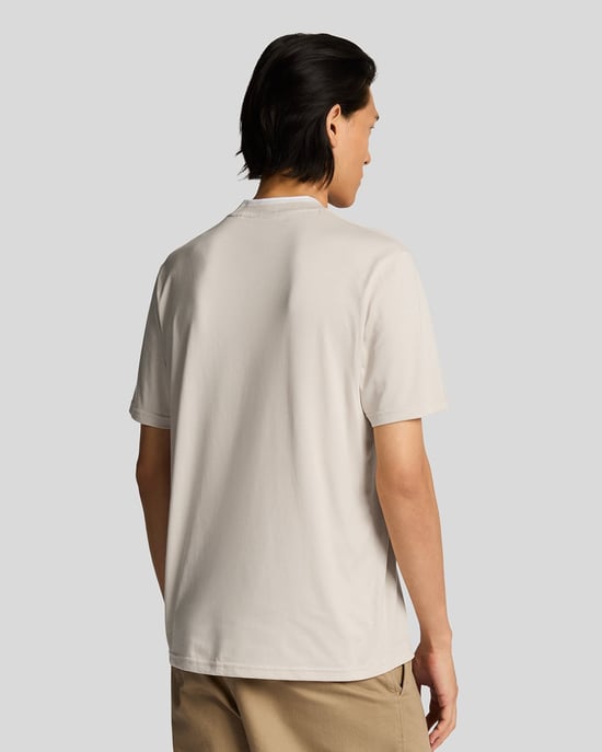 Lyle & Scott T-Shirt aus superfeiner Baumwolle mit Zierstreifen – Sand - Image 3