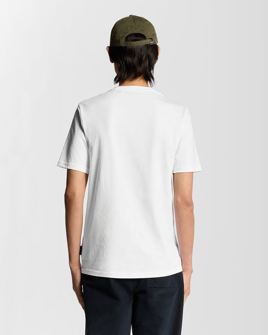 Lyle & Scott Legends Auf Dem Platz Grafik T-Shirt - Weiß - Image 4