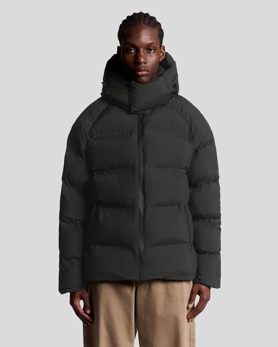 Lyle & Scott Schwere Pufferjacke mit Kapuze – Schwarz - Image 1