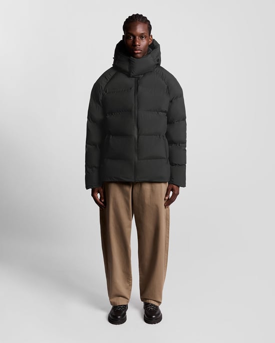 Lyle & Scott Schwere Pufferjacke mit Kapuze – Schwarz - Image 2