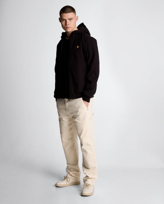 Lyle & Scott Softshelljacke mit Netzfutter – Schwarz - Image 2