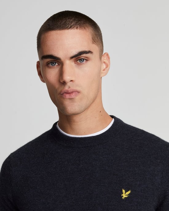 Lyle & Scott – Rundhalspullover aus Lammwollmischung – Marineblau - Image 4