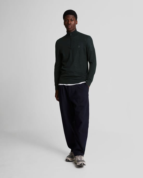 Lyle & Scott Pullover aus Merinowolle mit 1/4-Reißverschluss – Schwarz - Image 2