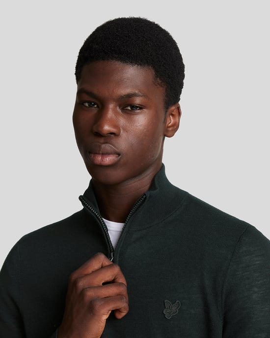 Lyle & Scott Pullover aus Merinowolle mit 1/4-Reißverschluss – Schwarz - Image 4