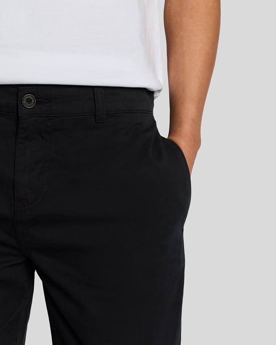 Lyle & Scott Chinohose mit geradem Bein – Schwarz - Image 4