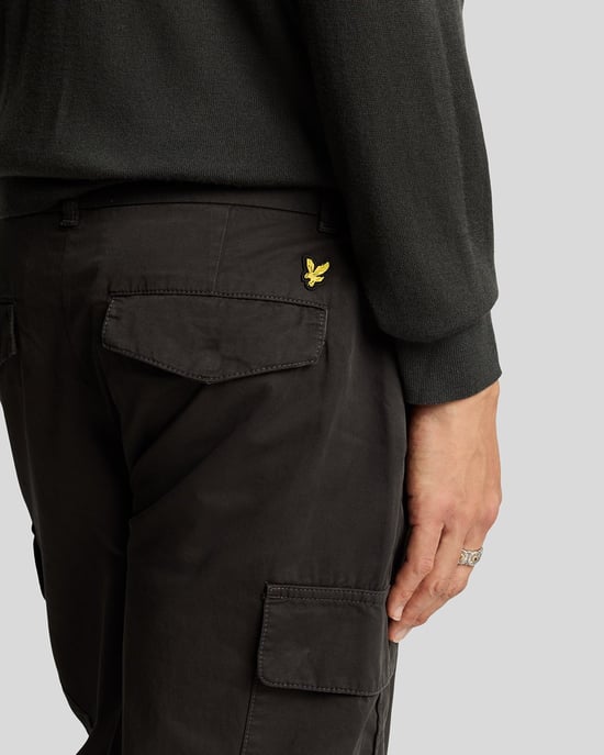 Lyle & Scott Cargohose mit Taschen – Grau - Image 4