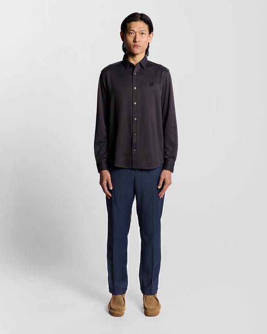 Lyle & Scott – Bundfaltenhose aus Haifischhaut – Schwarz - Image 1