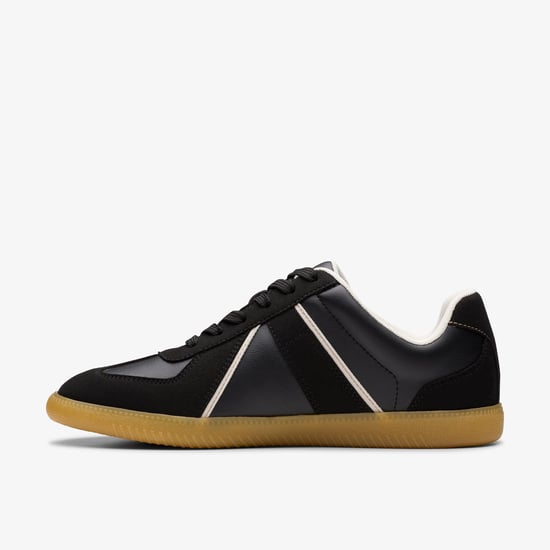 Nykole Schritt Schwarze Turnschuhe - Image 2