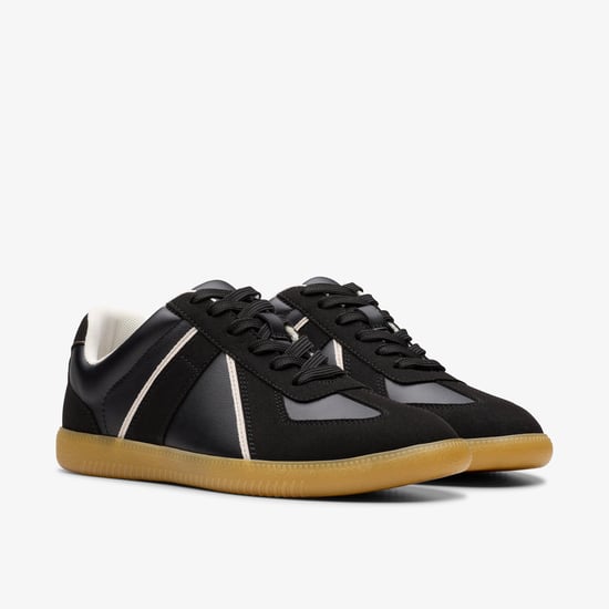 Nykole Schritt Schwarze Turnschuhe - Image 4