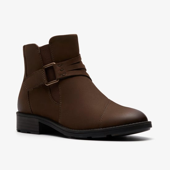 Adalynn Faye Pilz Nubuk Stiefel - Image 4