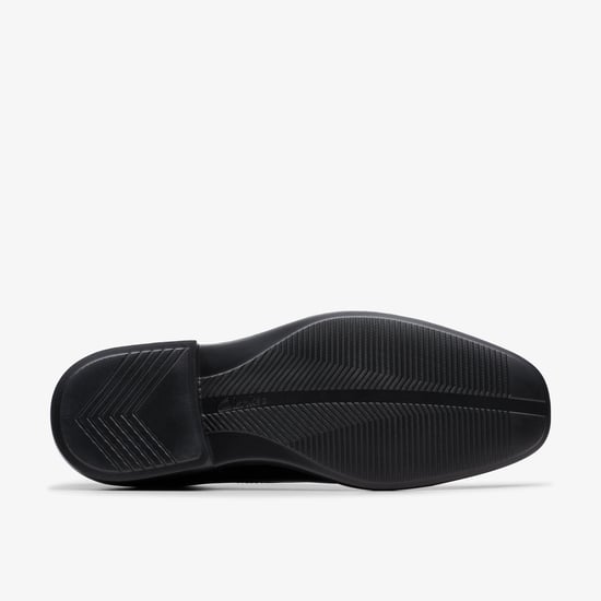 Cosgrove Schürze Schwarze Lederschuhe - Image 3
