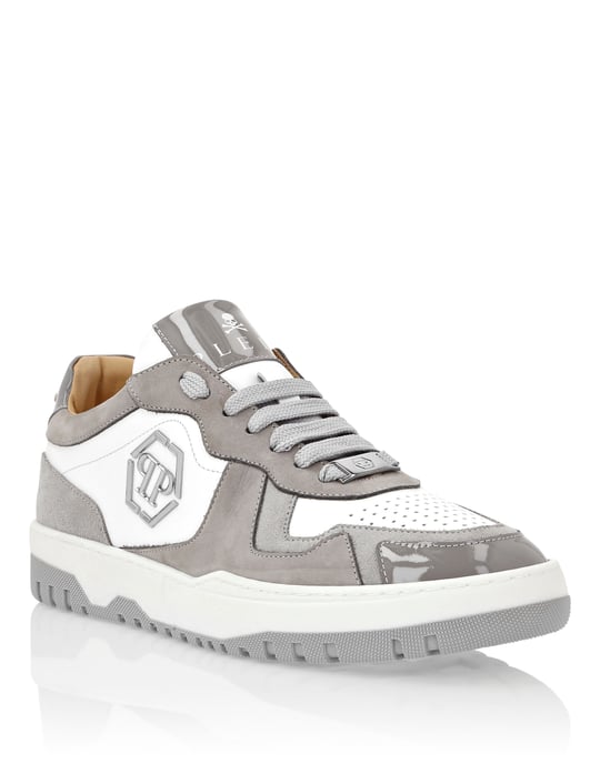 Sneaker - Image 1